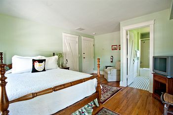 Inn at Old Virginia