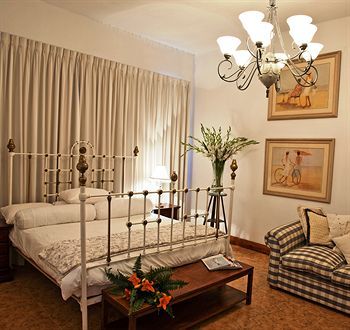 Royston Hall Guesthouse