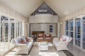Stoneleigh Lodge