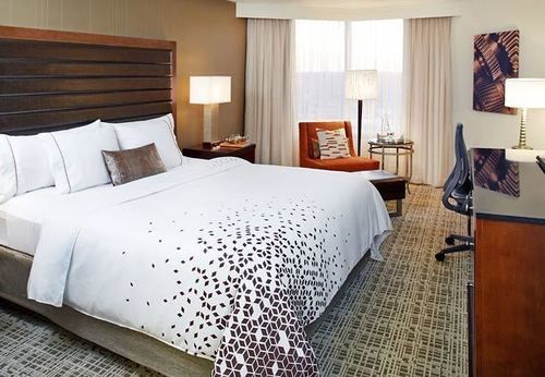 Renaissance St. Louis Airport Hotel