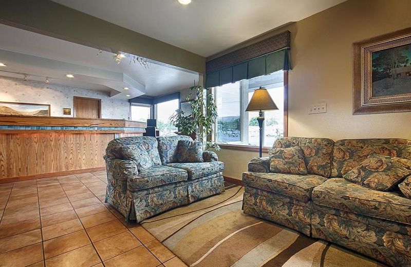 RiverTree Inn & Suites