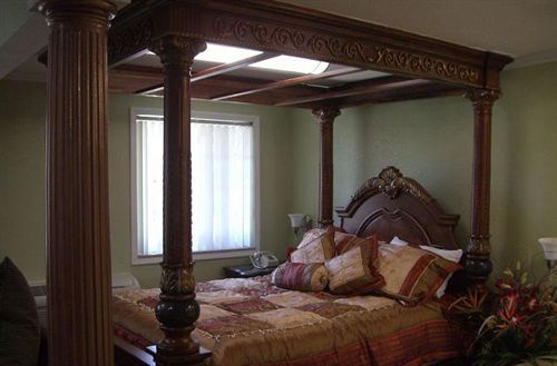BUDGET INN SUITES