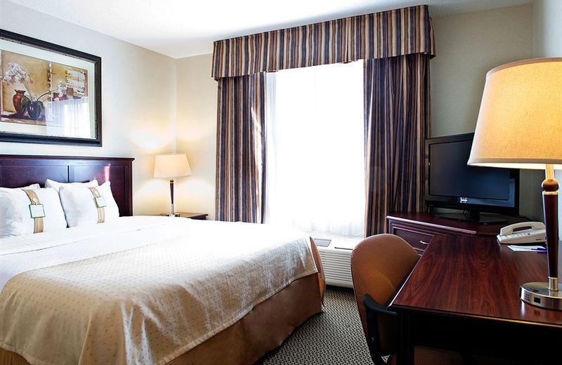 Holiday Inn & Suites Lloydminster, an IHG Hotel