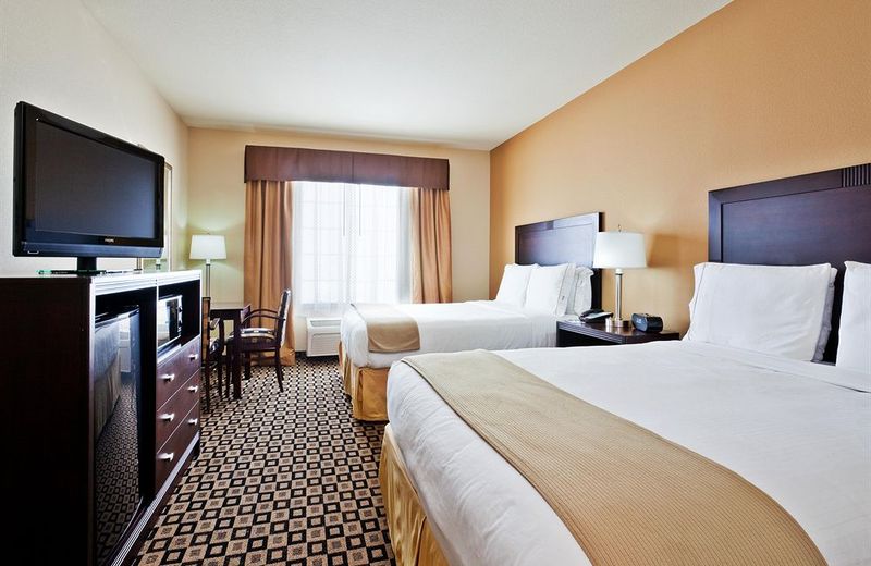 Holiday Inn Express & Suites Clovis, an IHG Hotel