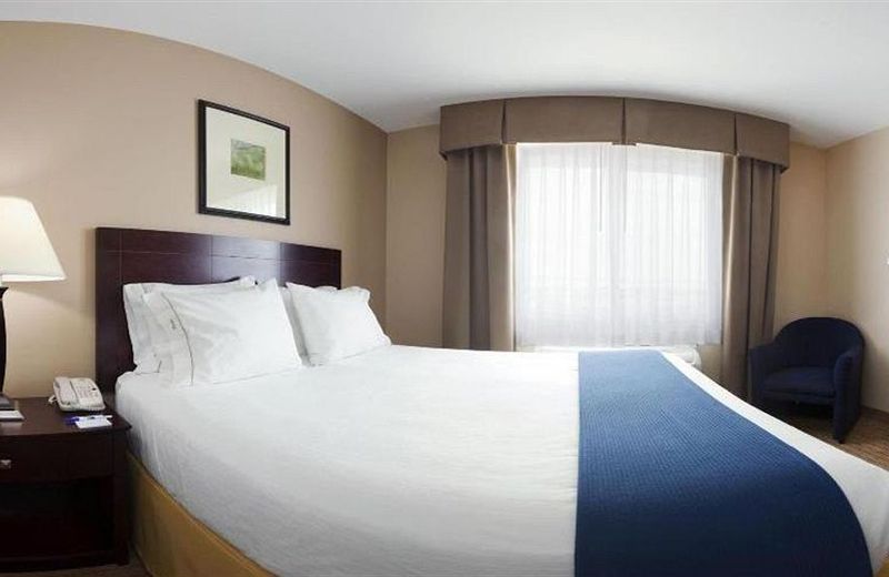 Holiday Inn Express Devils Lake, an IHG Hotel