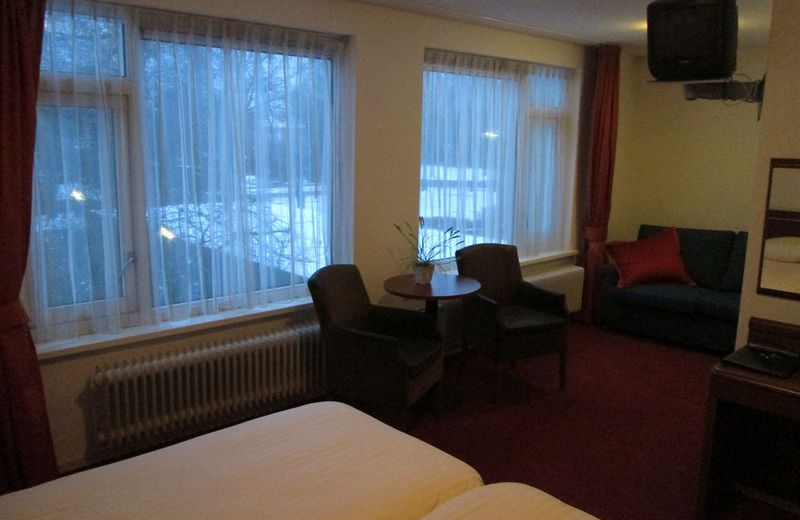 Emjee Hotel