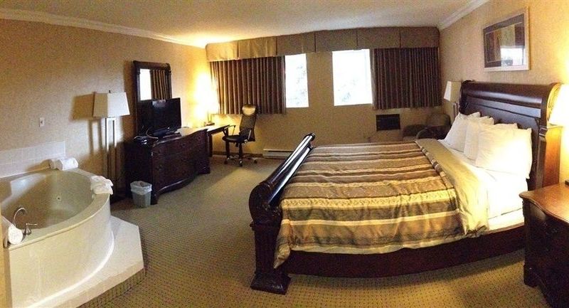 Travelodge by Wyndham Dawson Creek