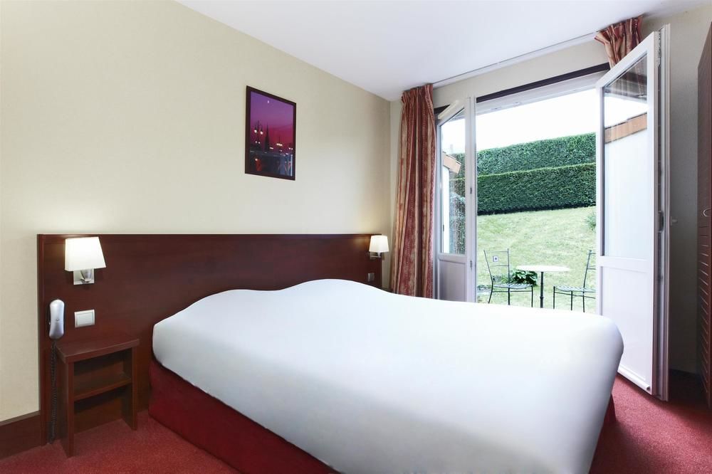 Kyriad Bordeaux Lormont