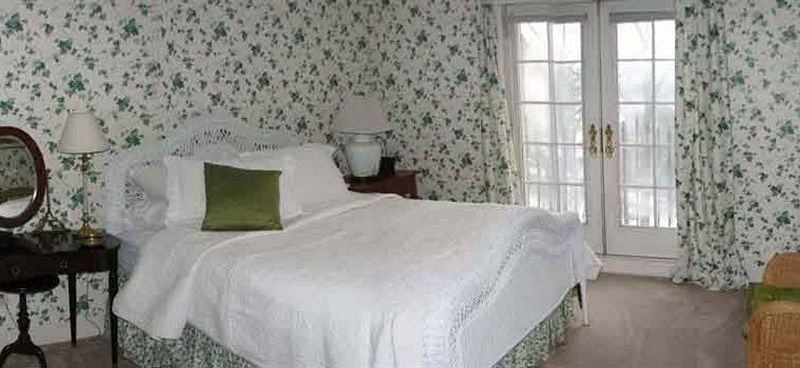 Meadows Inn Bed & Breakfast