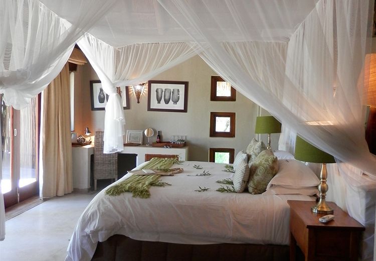 Thornybush Simbambili Lodge