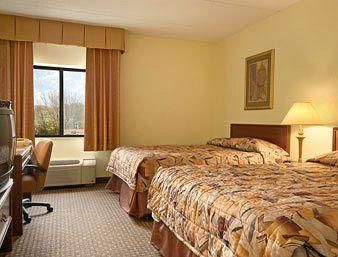 Clarion Inn & Suites West Knoxville