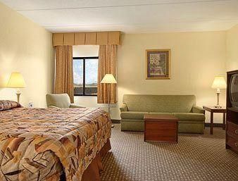 Clarion Inn & Suites West Knoxville