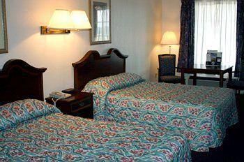 Motel 6-Grand Rivers, KY