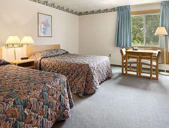 Ramada by Wyndham Albert Lea