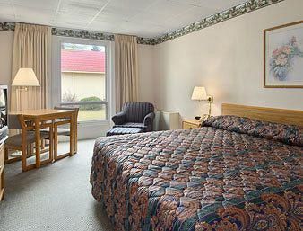 Ramada by Wyndham Albert Lea