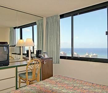 Holiday Inn Express Waikiki, an IHG Hotel