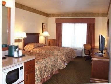 Country Inn & Suites by Radisson, Appleton North, WI
