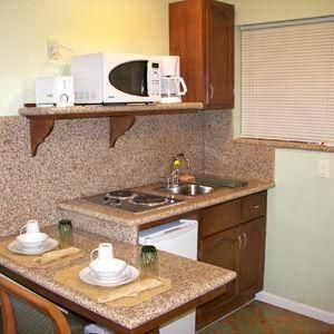 BUDGET INN SUITES