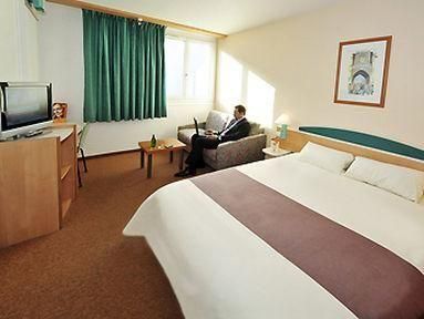 Ibis Roanne Le Coteau Hotel Restaurant