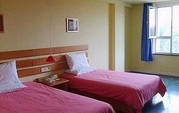 Home Inn Baishan Minzhong Street