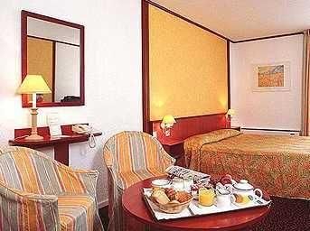 Adonis Hotel Avignon Sud