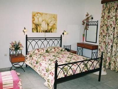 Hotel Glaronissia Rooms & Suites