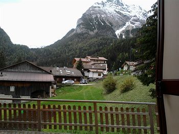 Outdoor Pictures 24
