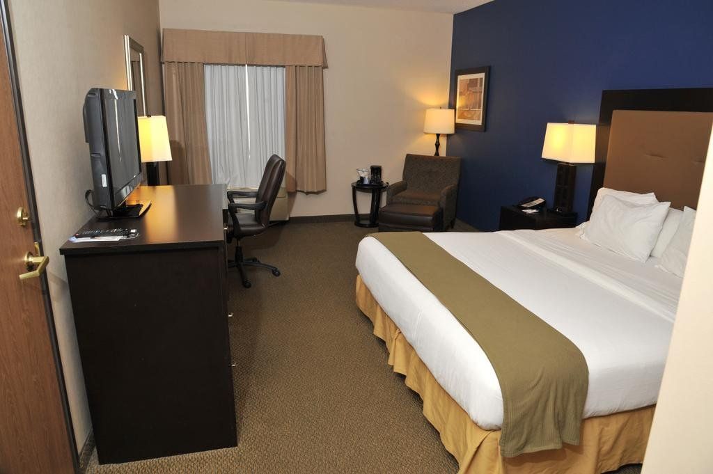 Holiday Inn Express & Suites Ashland, an IHG Hotel