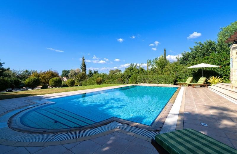 3 bedroom Villa Kedros with private pool and hot tub, Aphrodite Hills Resort