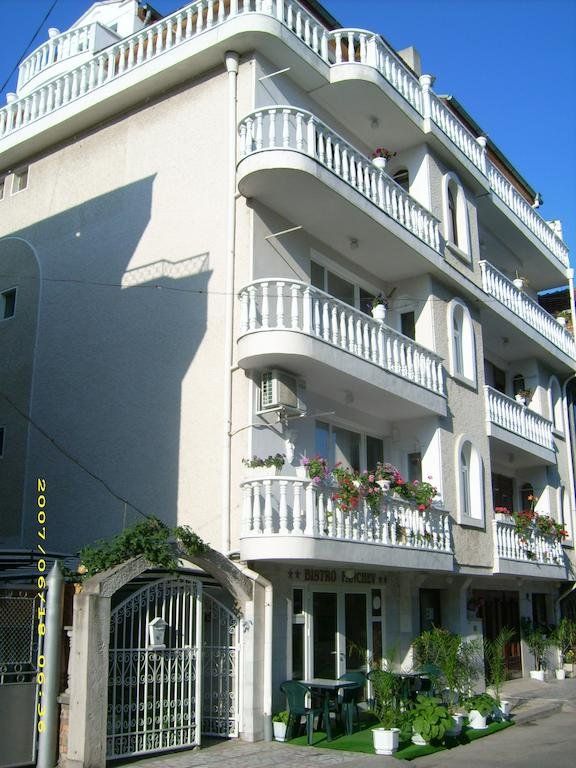 Outdoor Pictures 1