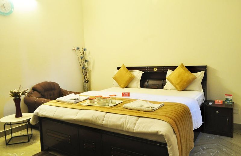 OYO Rooms Noida City Centre 196