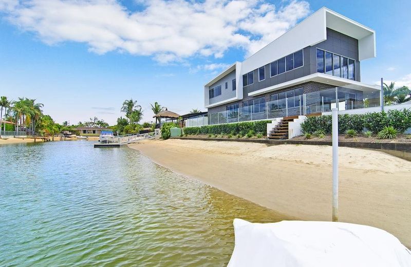 THE PALMS BROADBEACH WATERS