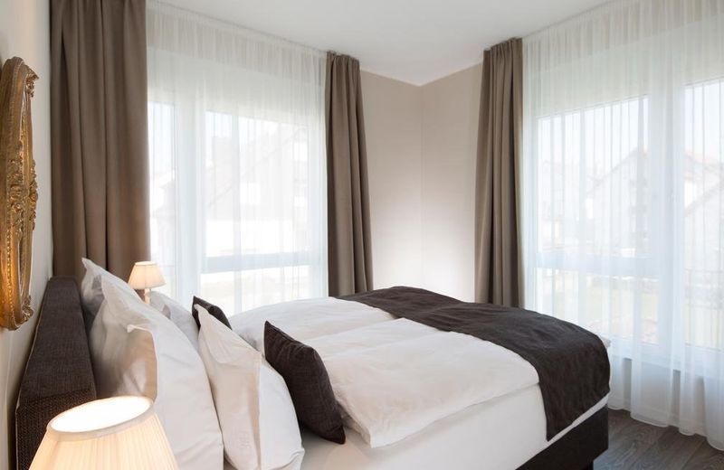 Logis First Class Business Suites