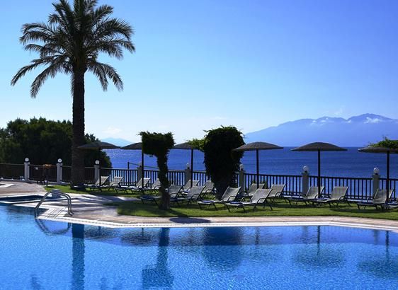 Dimitra Beach Hotel & Suites