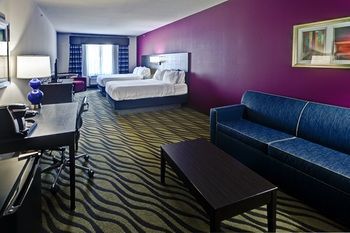 Holiday Inn Express Hutchison, an IHG Hotel