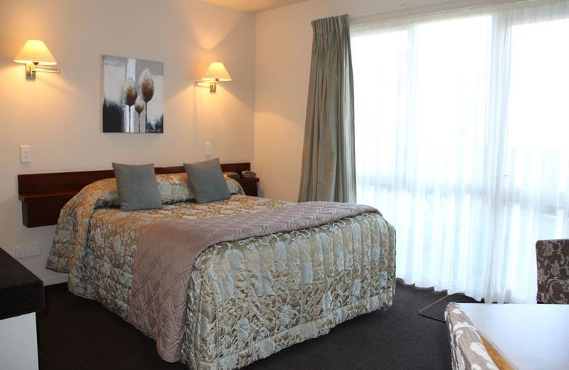 Cedar Grove Motor Lodge