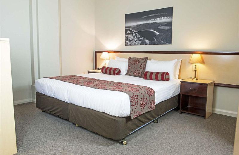 Mantra One Sandy Bay Road