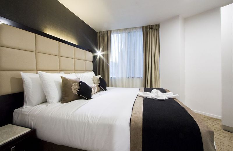 VR Queen Street Hotel & Suites