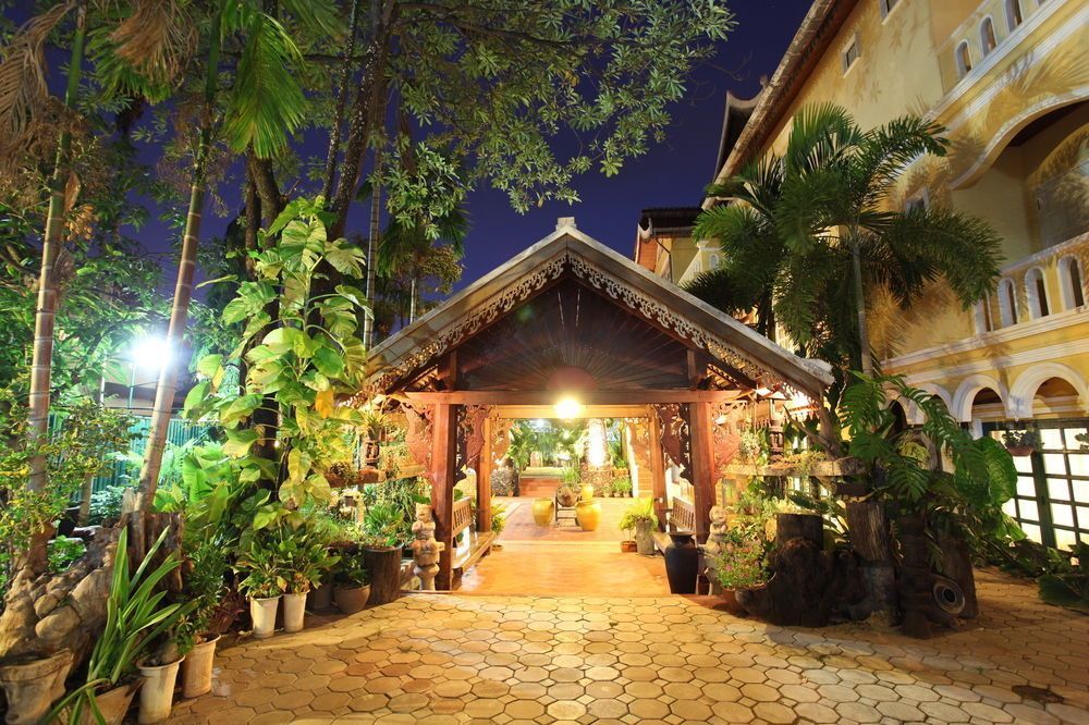 Outdoor Pictures 24
