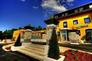 Outdoor Pictures 21