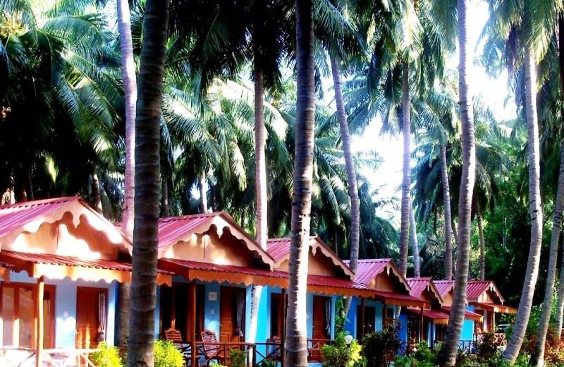 Coconhuts Beach Resort