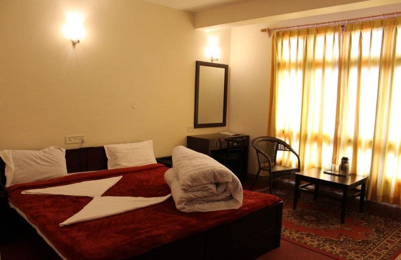 CHAS Sanderling Hotel - Darjeeling