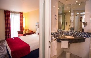 Holiday Inn Express London Stansted Airport, an IHG Hotel