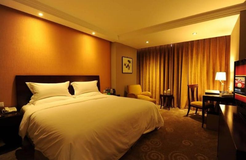 KIND HOTEL DOWNTOWN