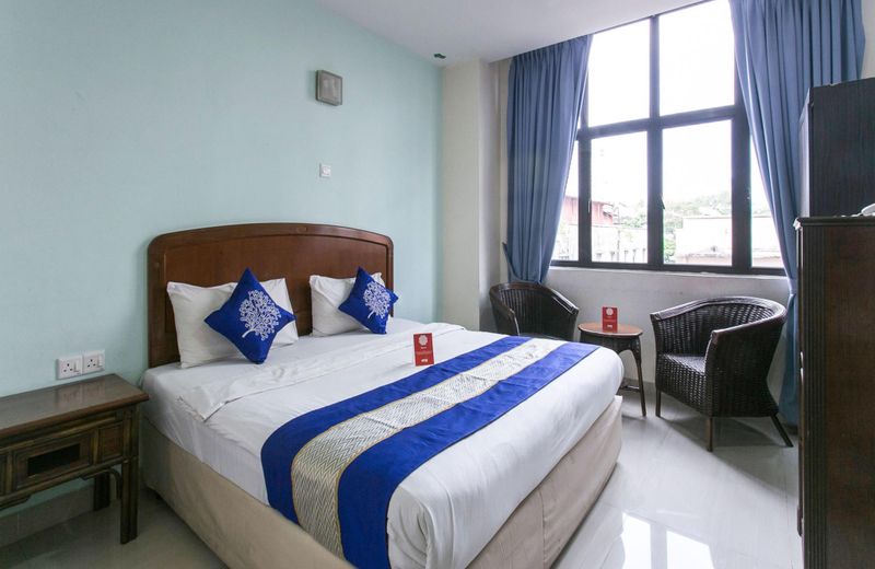 OYO 274 Club Dolphin Hotel