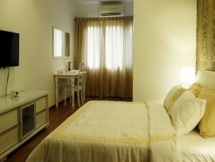 Gurney Luxe Inn