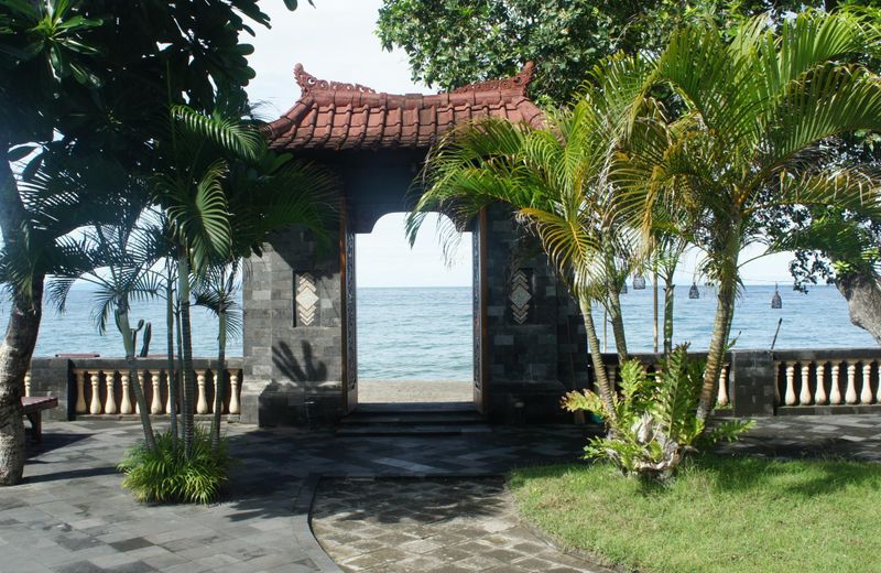 Batu Bolong Cottages