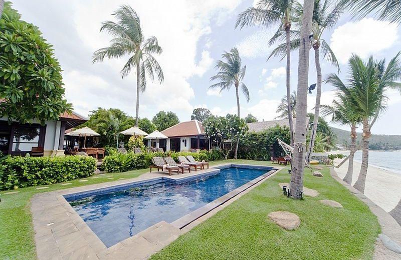 Bangrak Beachfront Villa