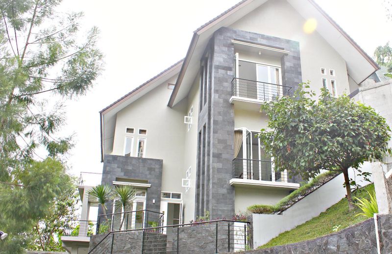 Villa Babeh Dago Pakar