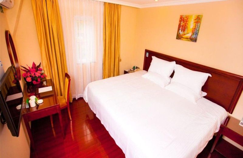 GreenTree Inn Guangdong Foshan Longjiang North Fenghua Road Express Hotel